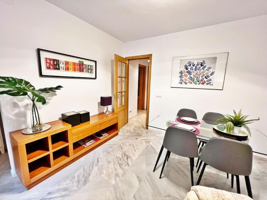 Tranquilo Y Centrico Apartamento De Playa فوينخيرولا المظهر الخارجي الصورة