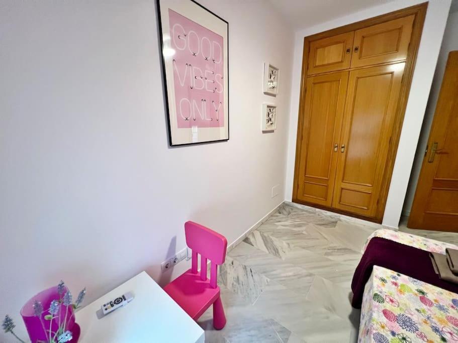 Tranquilo Y Centrico Apartamento De Playa فوينخيرولا المظهر الخارجي الصورة